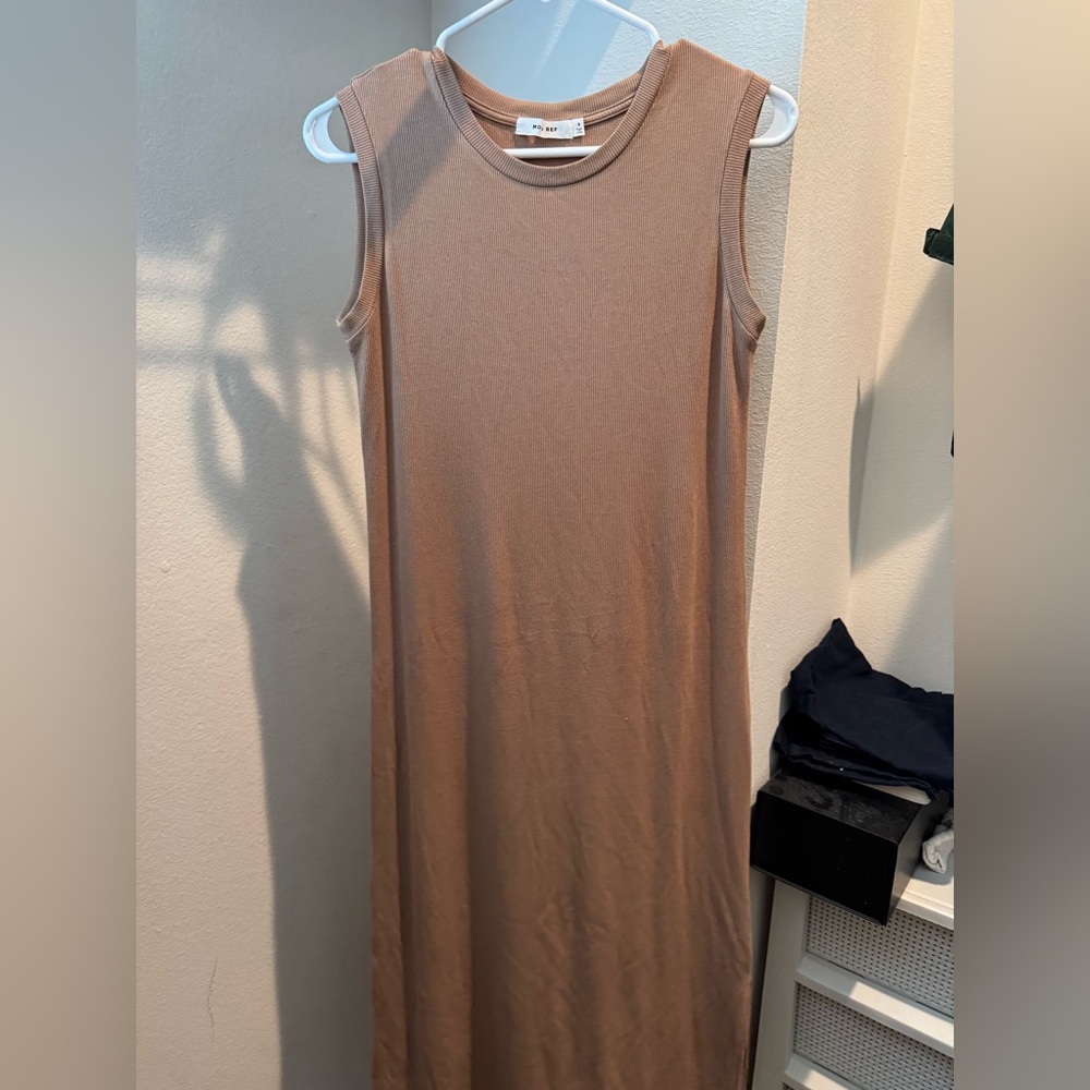 Mod Ref Ribbed Camel ribbed midi Dress